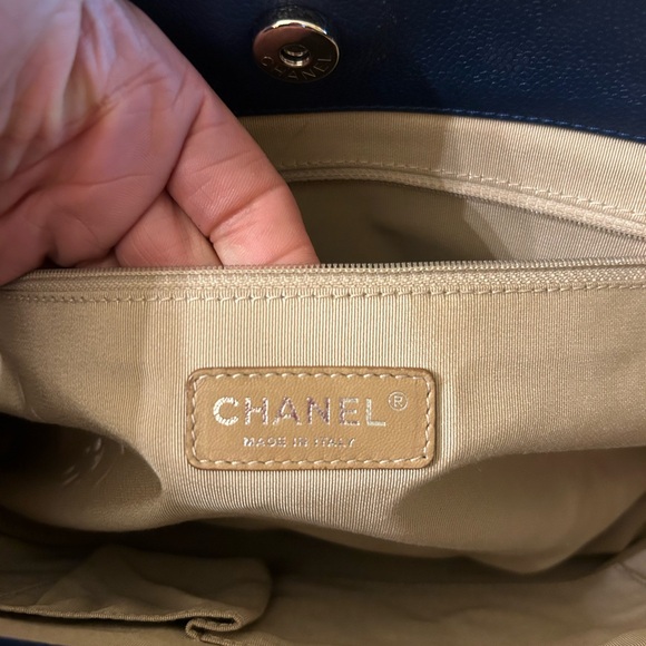 CHANEL Caviar Timeless Zip Around Tote Purse Bag W/Dust Cover, Box, Auth.Card - Picture 10 of 16